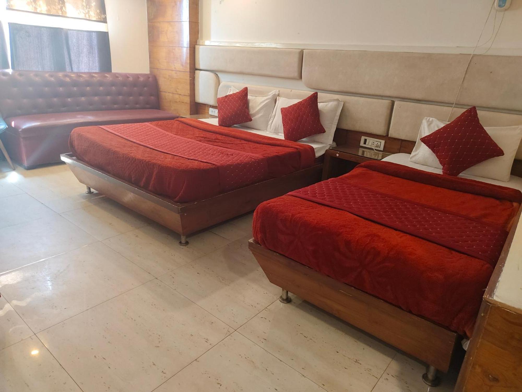 Group Of Cashew - - Nearest Metro Station Hotel